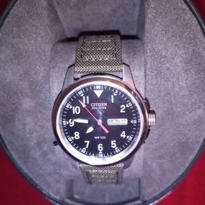 Citizen men's military green watch